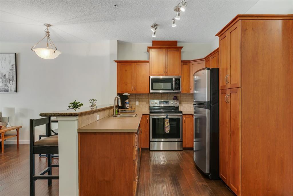 Picture for 202, 10 Discovery Ridge Close SW