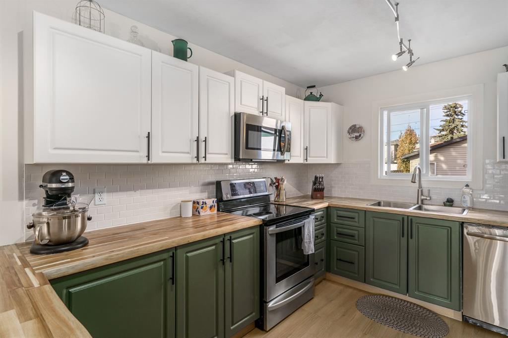 Picture for 17 Aster Place SE