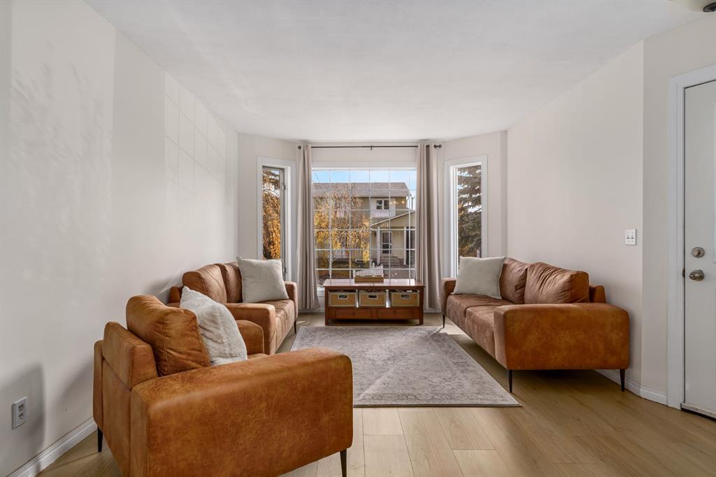 Picture for 17 Aster Place SE