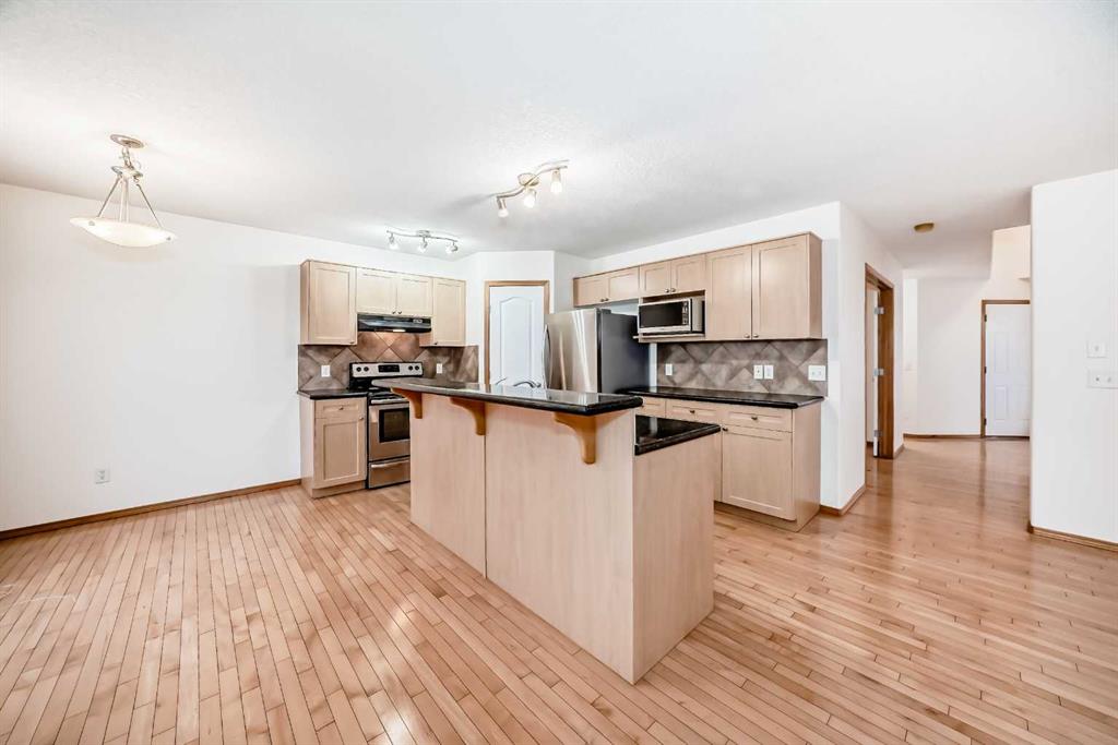 Picture for 17 Royal Birkdale Crescent NW