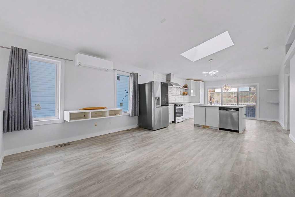 Picture for 267 Panamount Hill NW