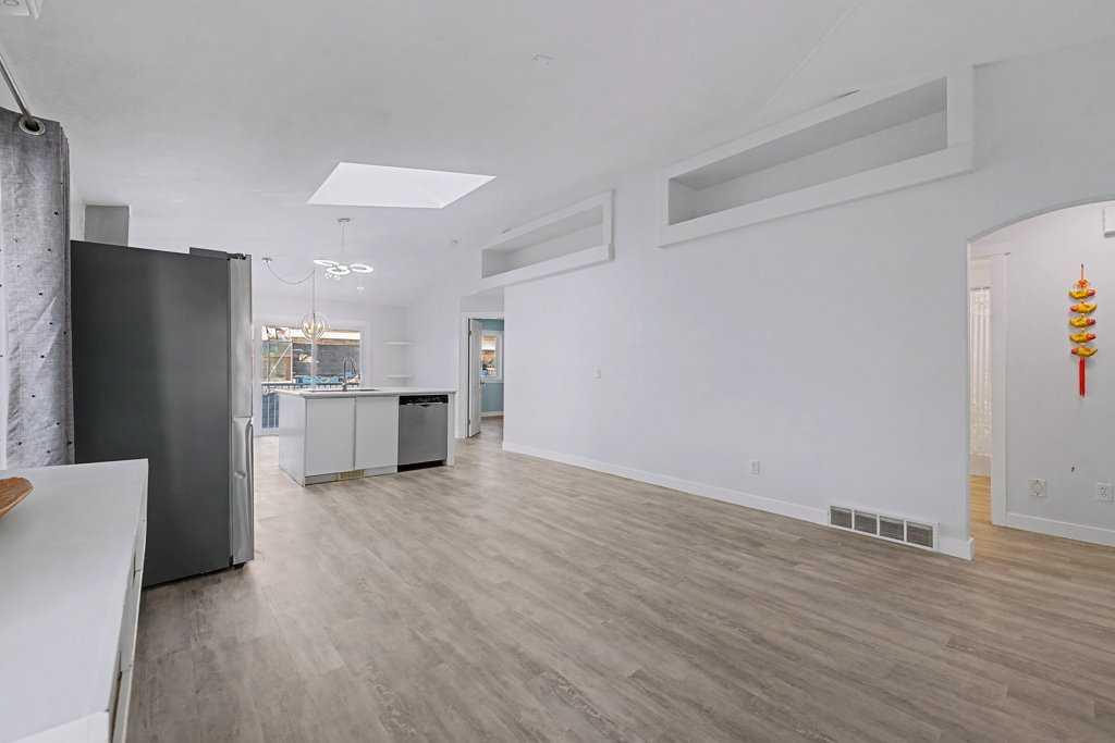 Picture for 267 Panamount Hill NW