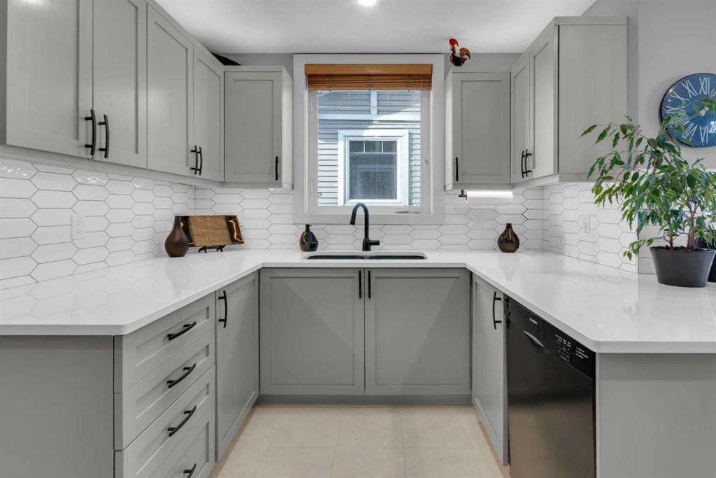 Picture for 902, 8000 Wentworth Drive SW