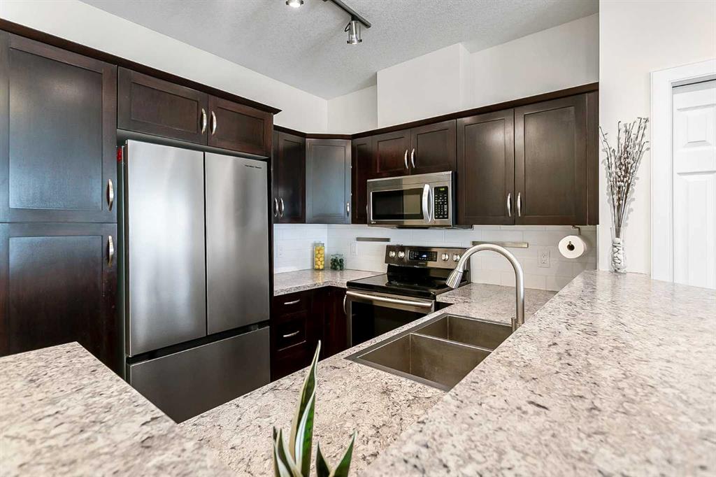 Picture for 102, 1414 17 Street SE