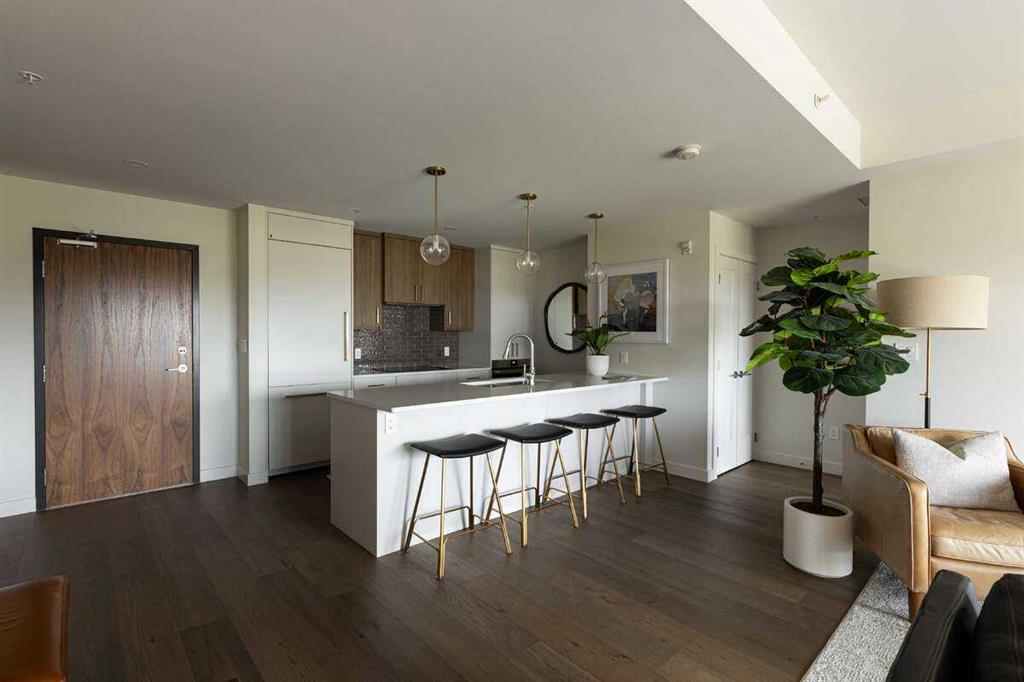 Picture for 303, 102 Scenic Drive N