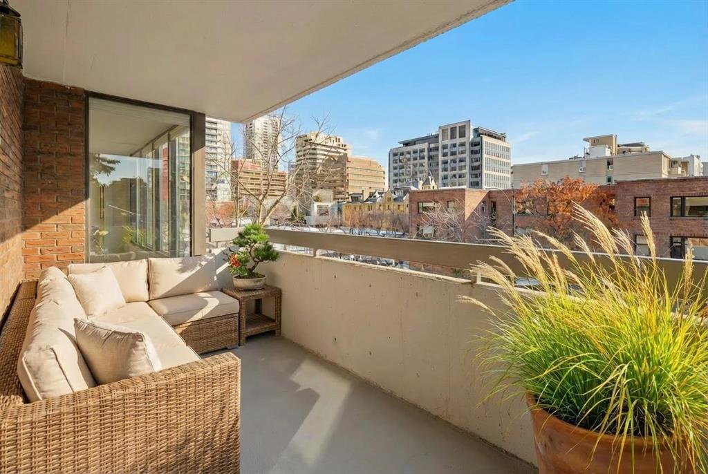 Picture for 310, 1001 13 Avenue SW