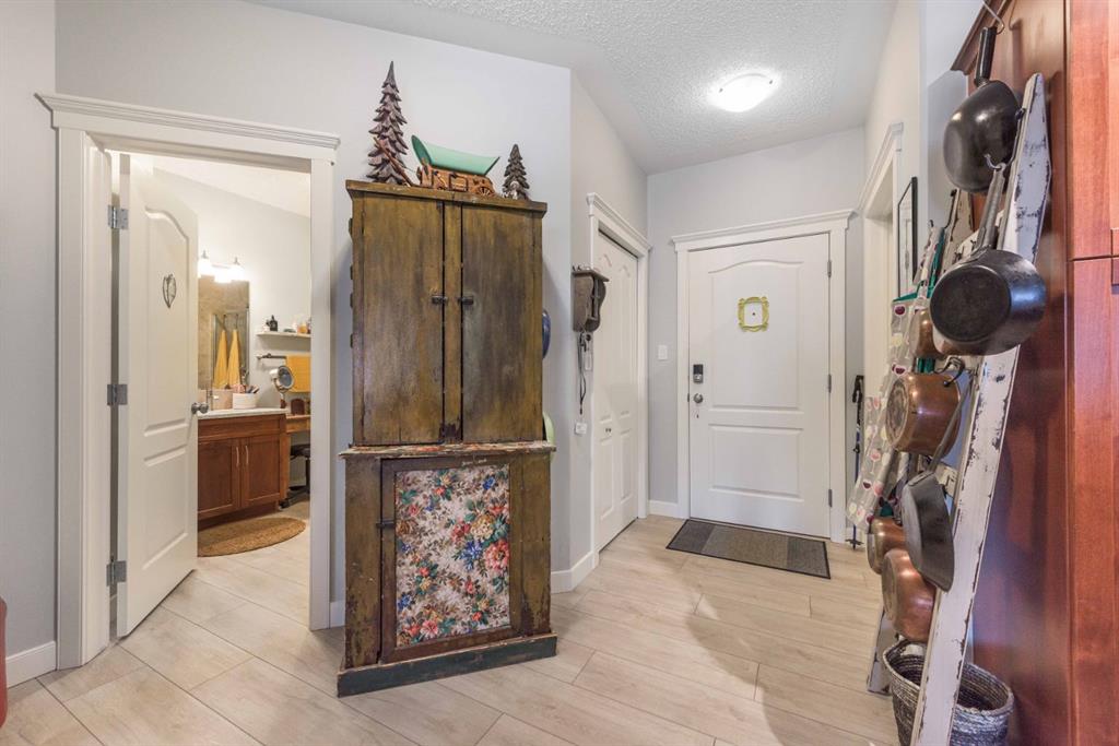 Picture for 341, 20 Discovery Ridge Close SW