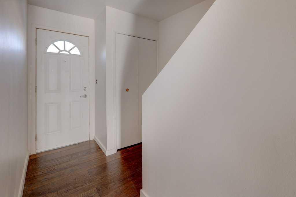 Picture for 33, 64 Whitnel Court NE