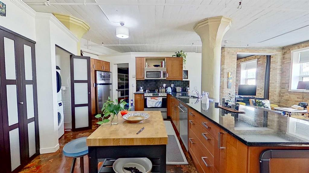 Picture for 409, 240 11 Avenue SW