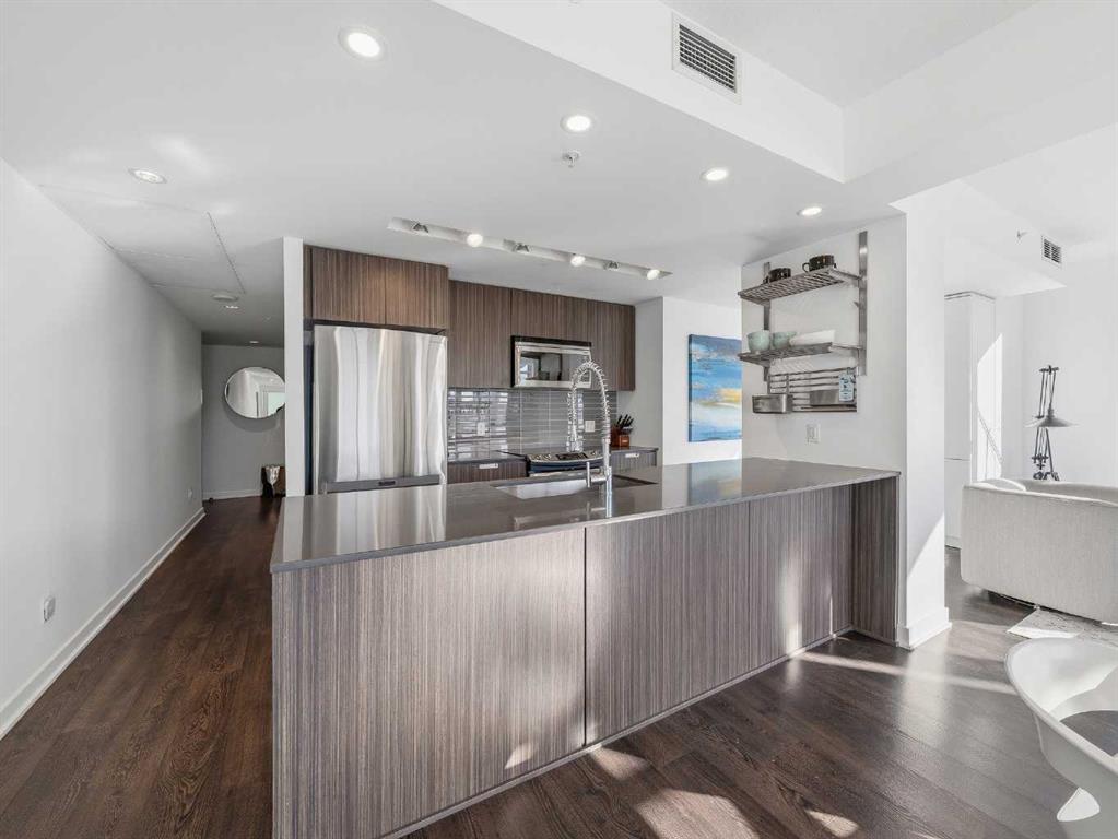 Picture for 1011, 626 14 Avenue SW