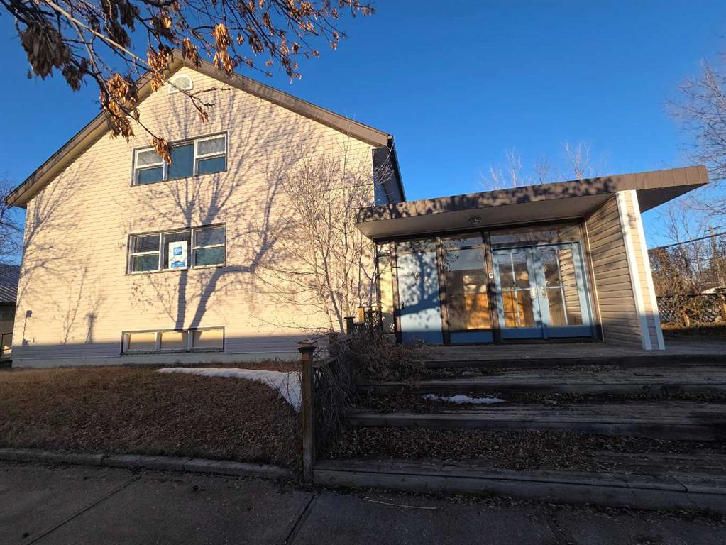 Picture for 204 Lay Vivian Avenue W