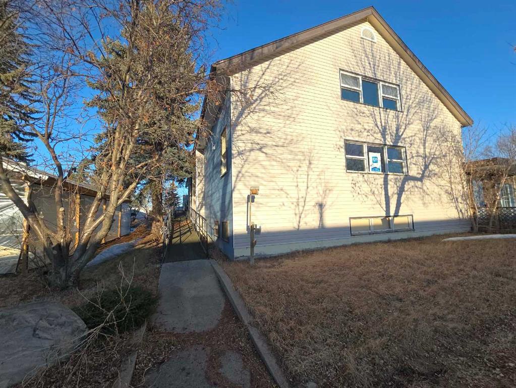 Picture for 204 Lay Vivian Avenue W