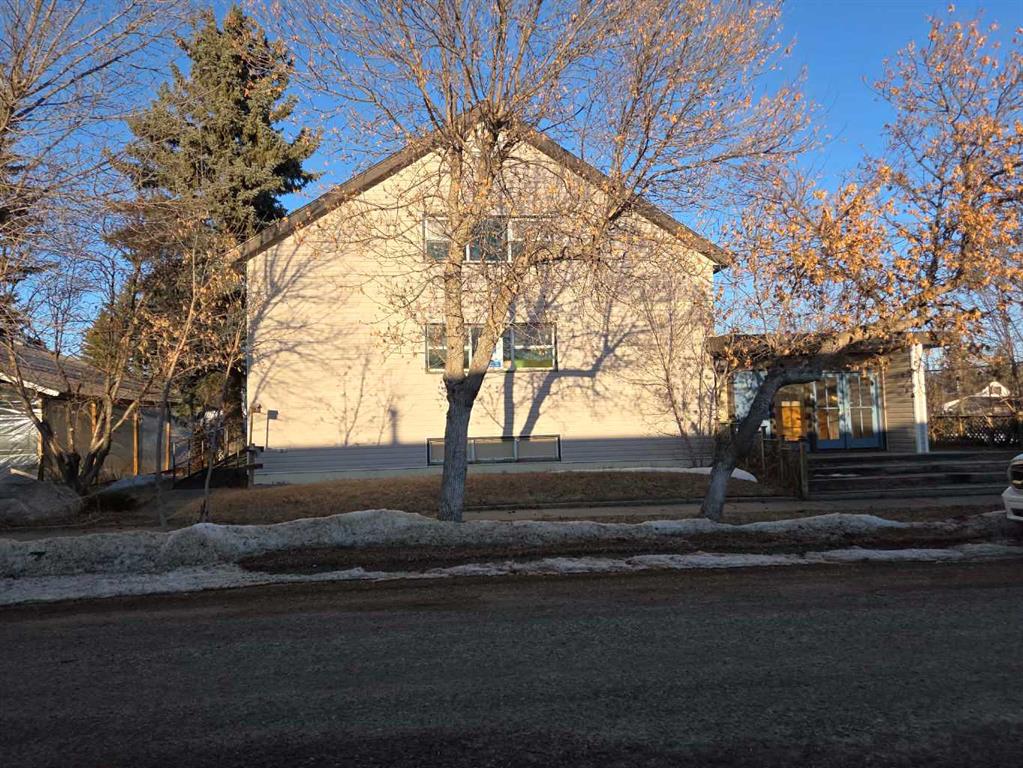 Picture for 204 Lay Vivian Avenue W