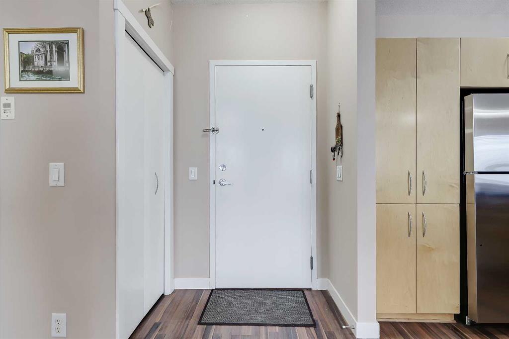 Picture for 226, 69 Springborough Court SW