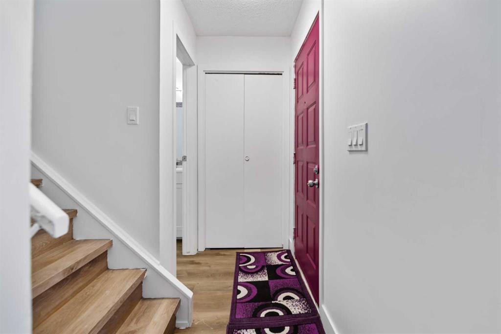 Picture for 40 Pinecliff Close NE