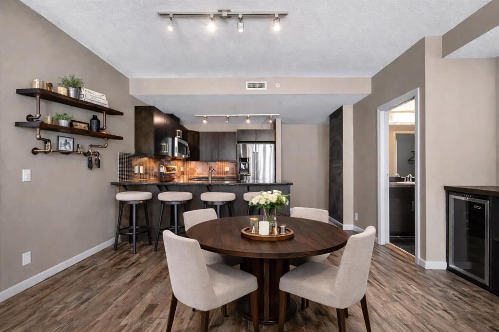 Picture for 1703, 210 15 Avenue SE