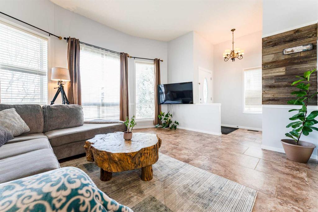 Picture for 472 Country Hills Drive NW