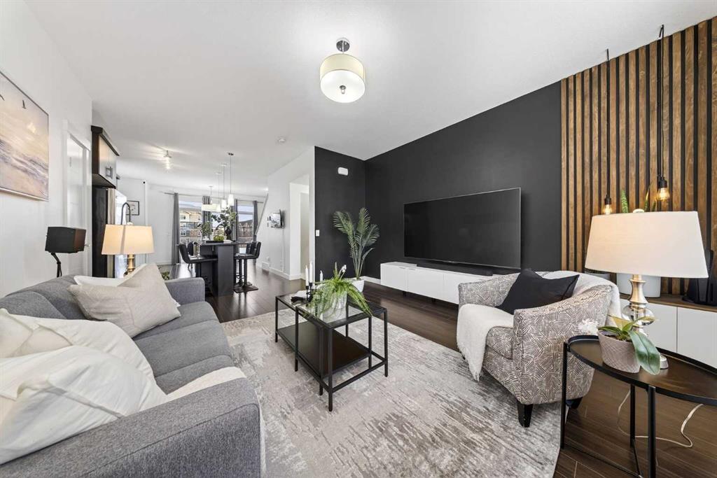 Picture for 404 Redstone View NE