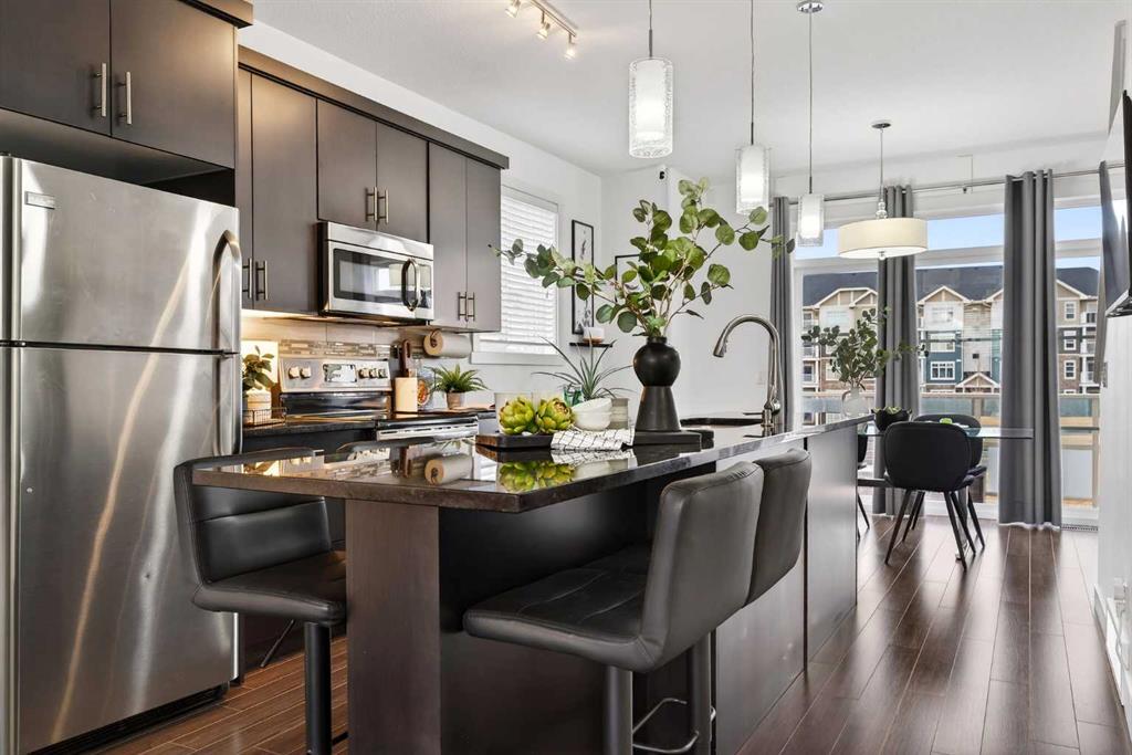 Picture for 404 Redstone View NE