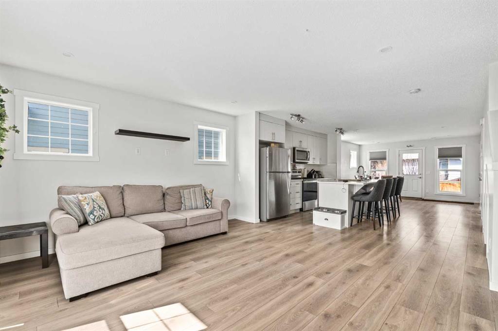 Picture for 463 Cranbrook Square SE