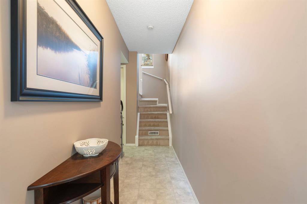 Picture for 122 Bridlewood Lane SW