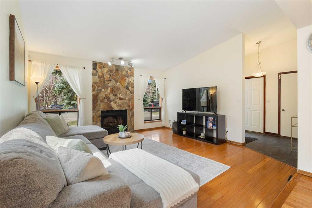 Picture for 112 Woodglen Road SW