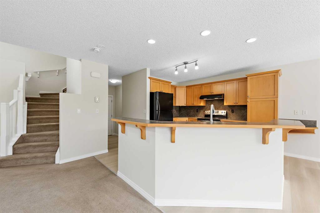 Picture for 149 Royal Birch Crescent NW