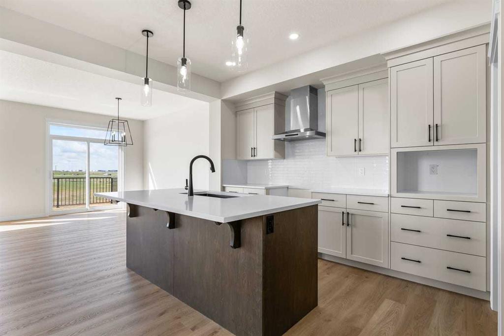 Picture for 127 Corner Glen Grove NE