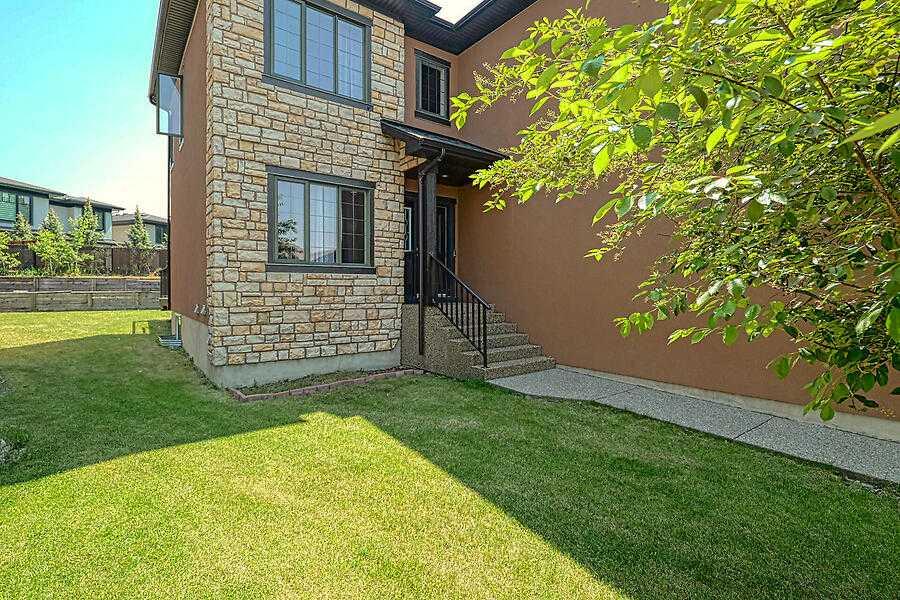 Picture for 16 Rockcliff Point NW