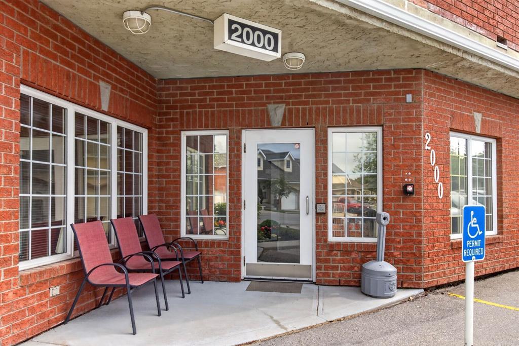 Picture for 314, 2314 Sienna Park Green SW