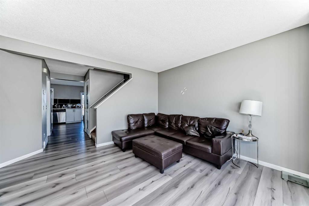 Picture for 111 Martin Crossing Close NE