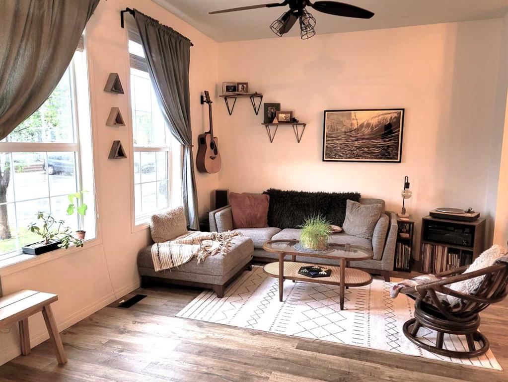 Picture for 301, 1001 8 Street NW