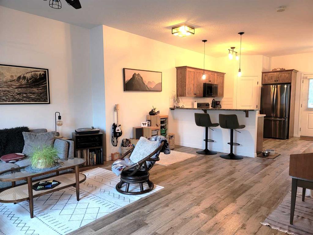 Picture for 301, 1001 8 Street NW