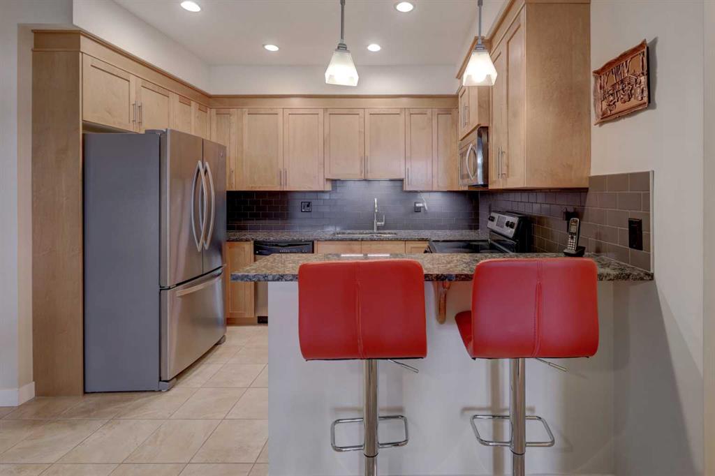 Picture for 301, 1005B Westmount Drive 