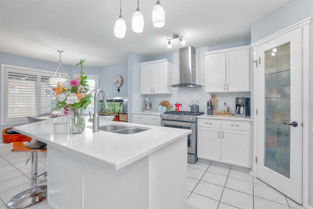 Picture for 210 Mt Douglas Court SE
