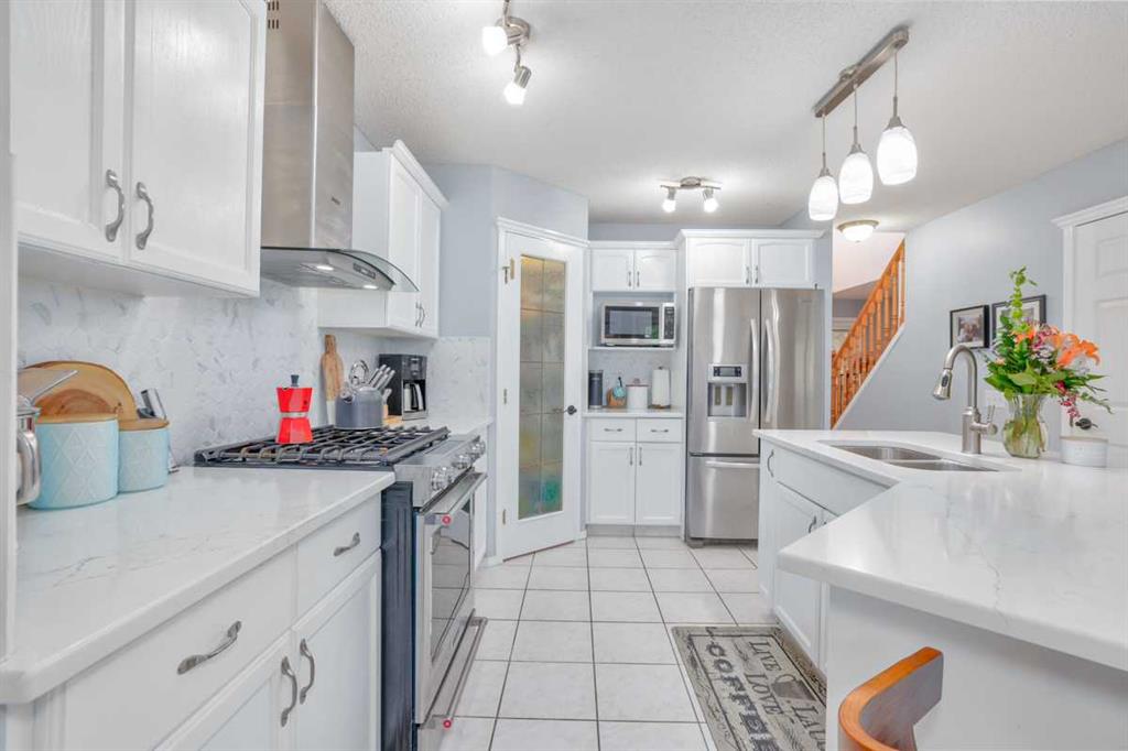 Picture for 210 Mt Douglas Court SE