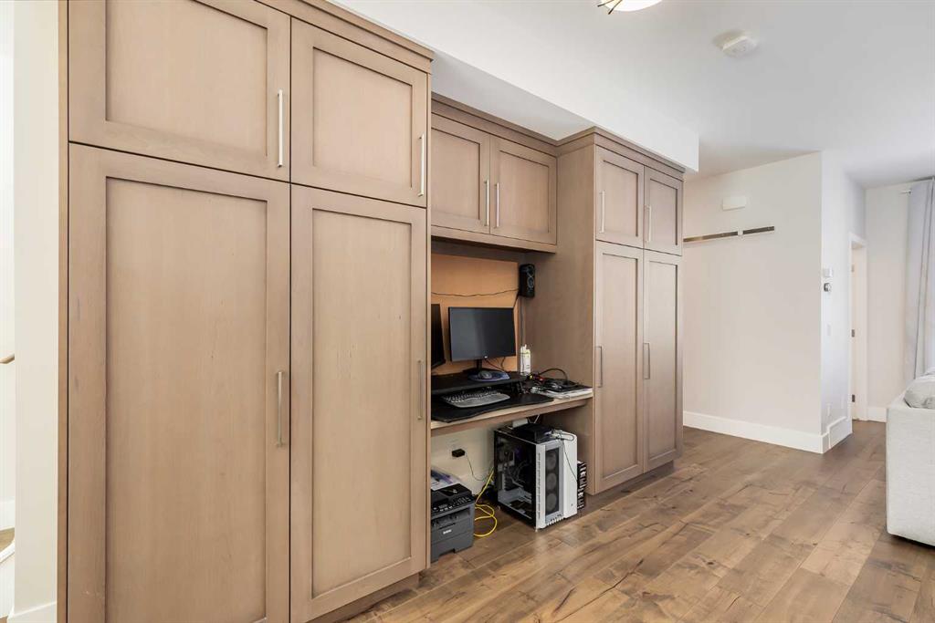 Picture for 104A, 1101 Three Sisters Parkway  https://www.cirrealty.ca/reb/creb/42/A2265242_17.jpg