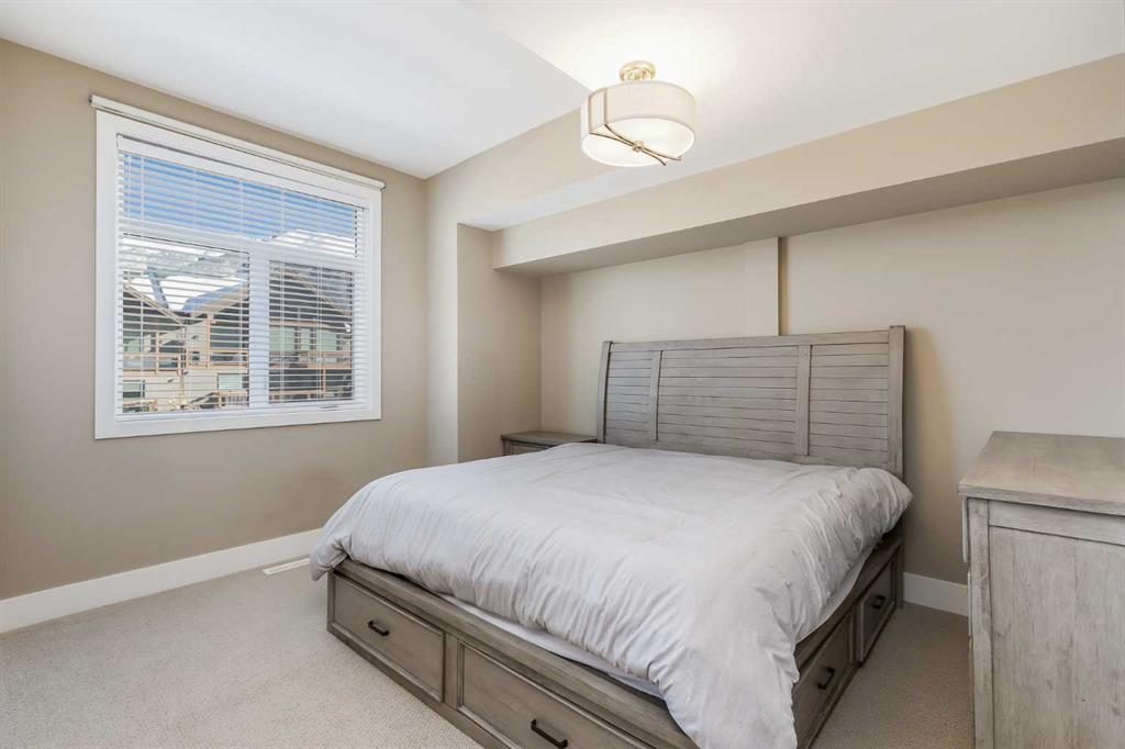 Picture for 104A, 1101 Three Sisters Parkway  https://www.cirrealty.ca/reb/creb/42/A2265242_18.jpg