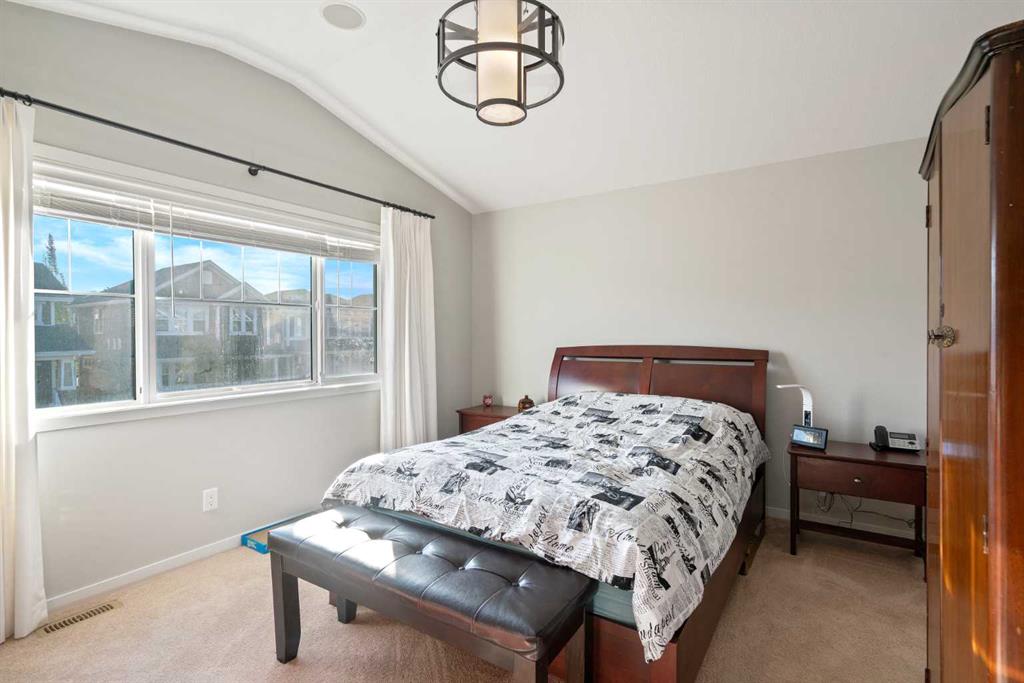 Picture for 219 River Heights Green S https://www.cirrealty.ca/reb/creb/42/A2265442_17.jpg