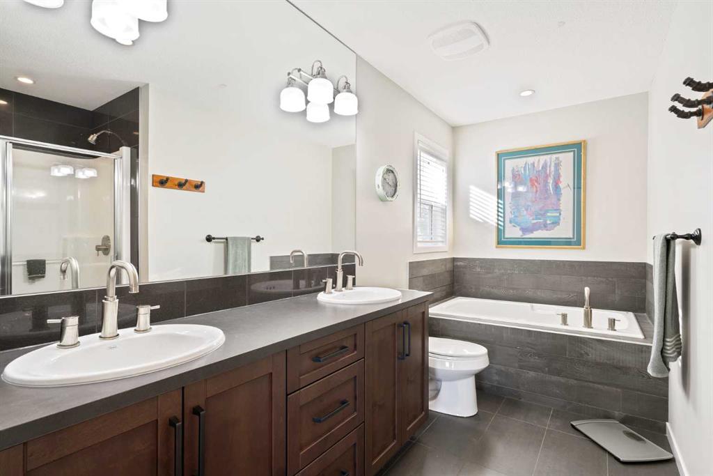 Picture for 219 River Heights Green S https://www.cirrealty.ca/reb/creb/42/A2265442_19.jpg
