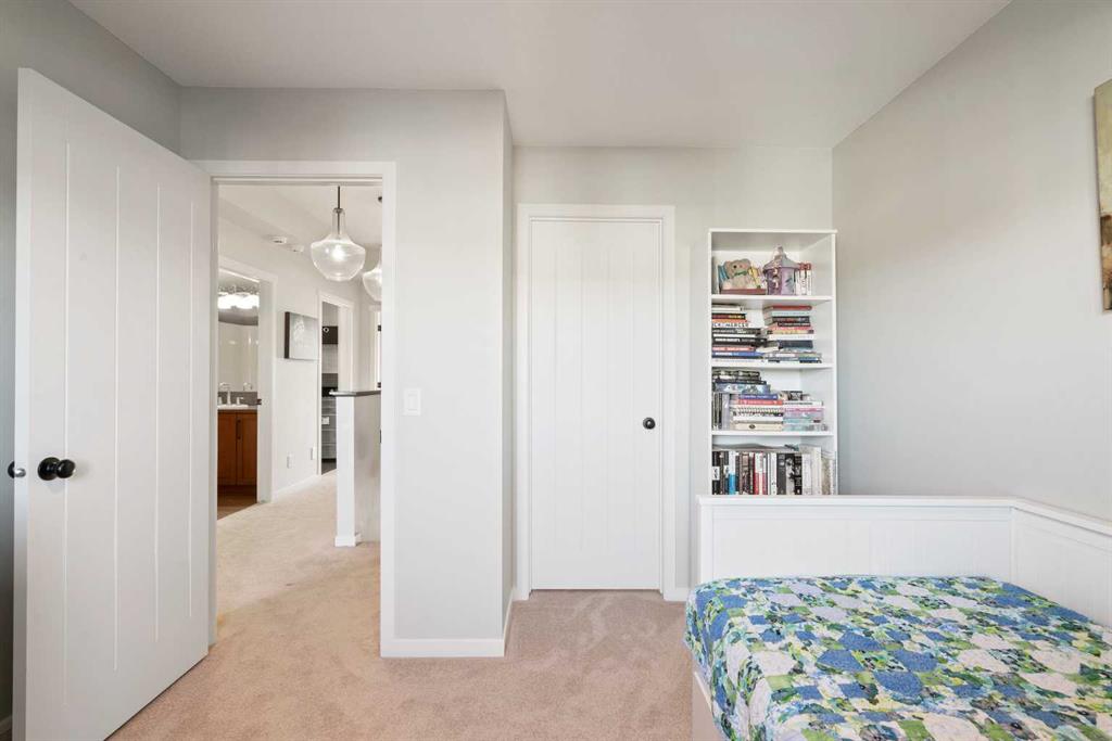 Picture for 219 River Heights Green S https://www.cirrealty.ca/reb/creb/42/A2265442_25.jpg
