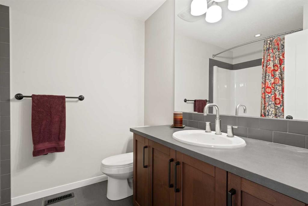 Picture for 219 River Heights Green S https://www.cirrealty.ca/reb/creb/42/A2265442_26.jpg