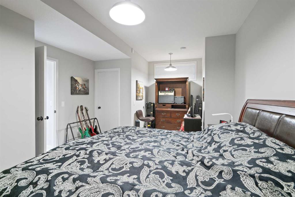 Picture for 219 River Heights Green S https://www.cirrealty.ca/reb/creb/42/A2265442_31.jpg