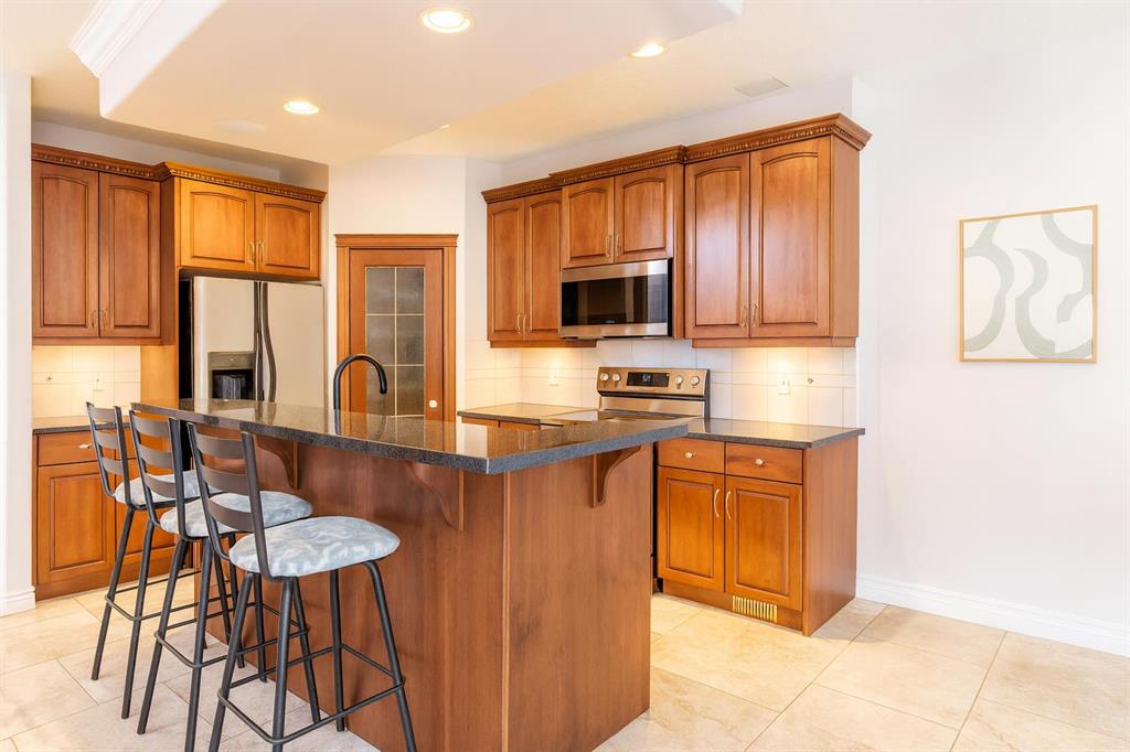 Picture for 1421 40 Street SW