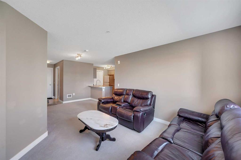 Picture for 4206, 4641 128 Avenue NE https://www.cirrealty.ca/reb/creb/42/A2266942_15.jpg