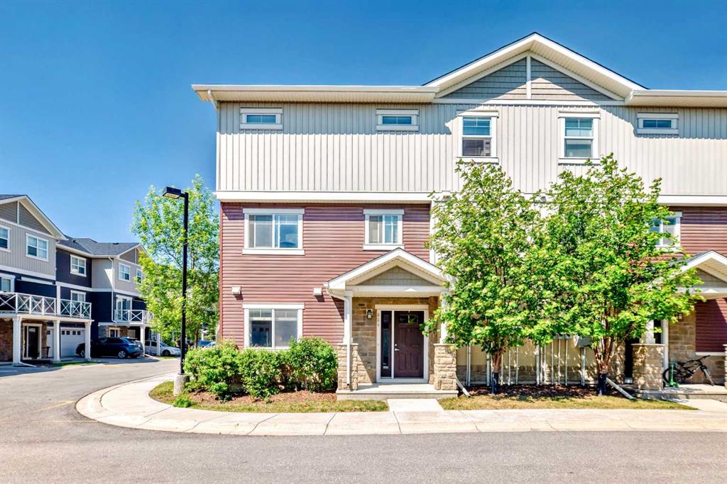 Picture for 824 Skyview Ranch Grove NE