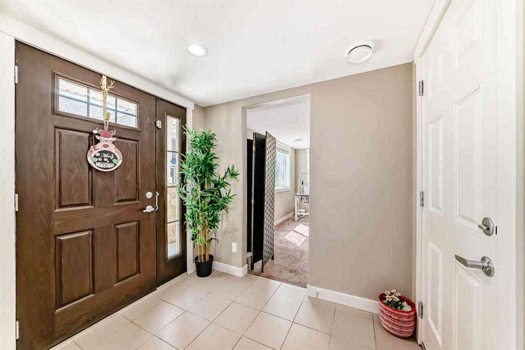 Picture for 824 Skyview Ranch Grove NE