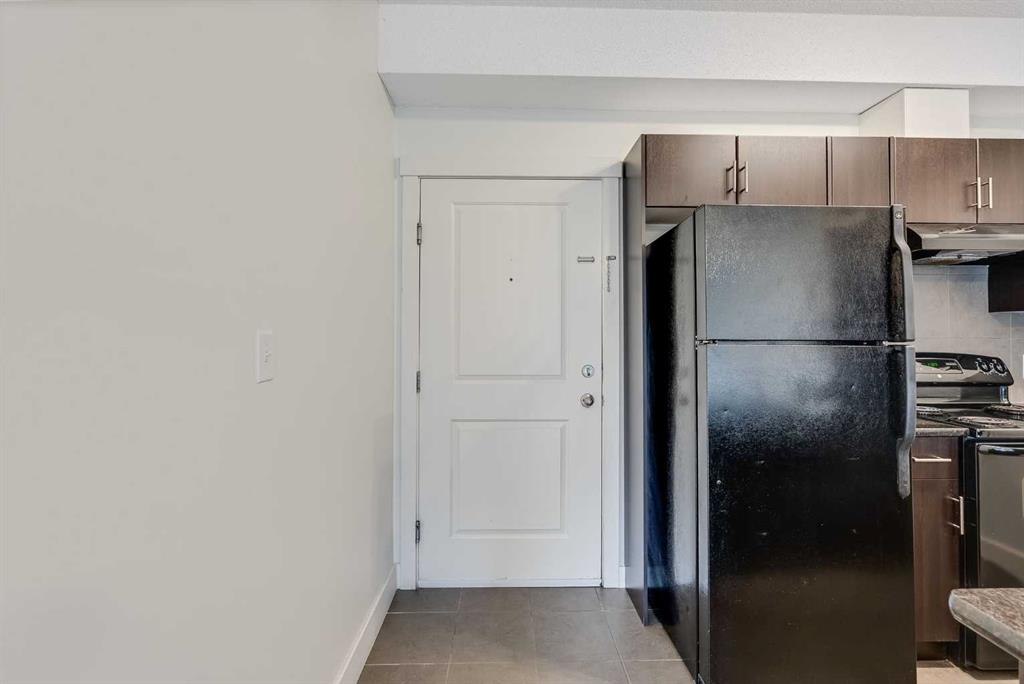 Picture for 206, 3950 46 Avenue NW