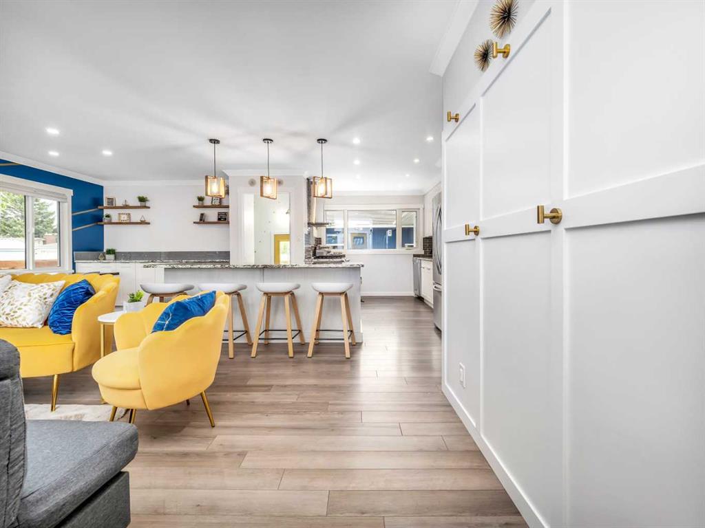 Picture for 1147 Lakeland Crescent S