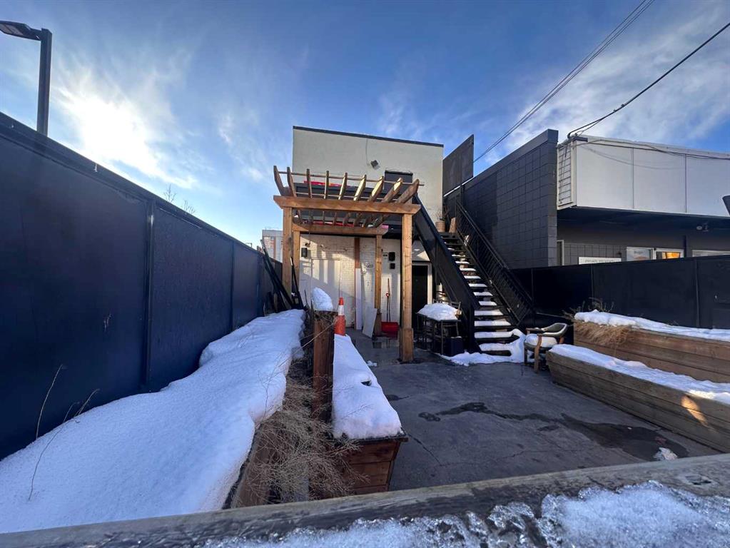 Picture for 1424 17 Avenue SW